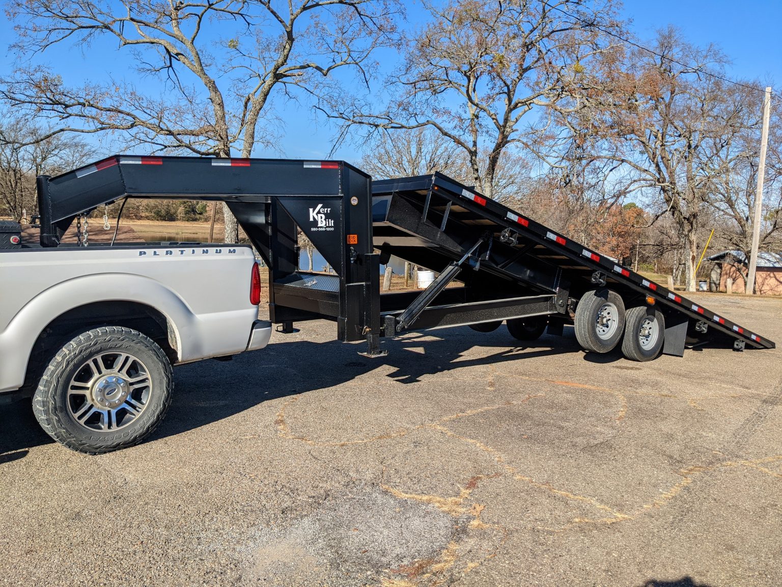 24' Gooseneck Hydraulic Tilt with 7,000# axles - Kerr Bilt Trailers