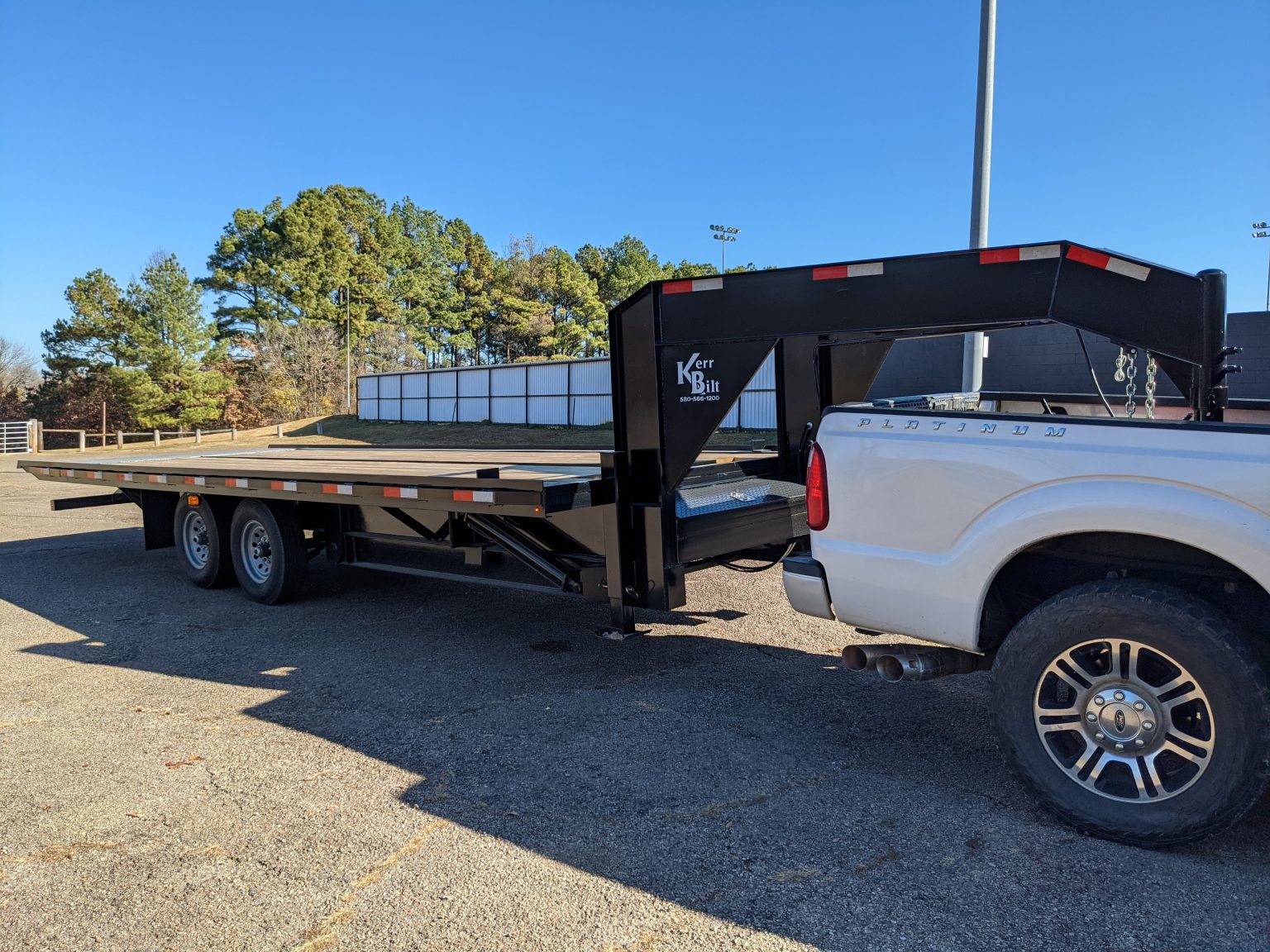 24' Gooseneck Hydraulic Tilt with 7,000# axles - Kerr Bilt Trailers