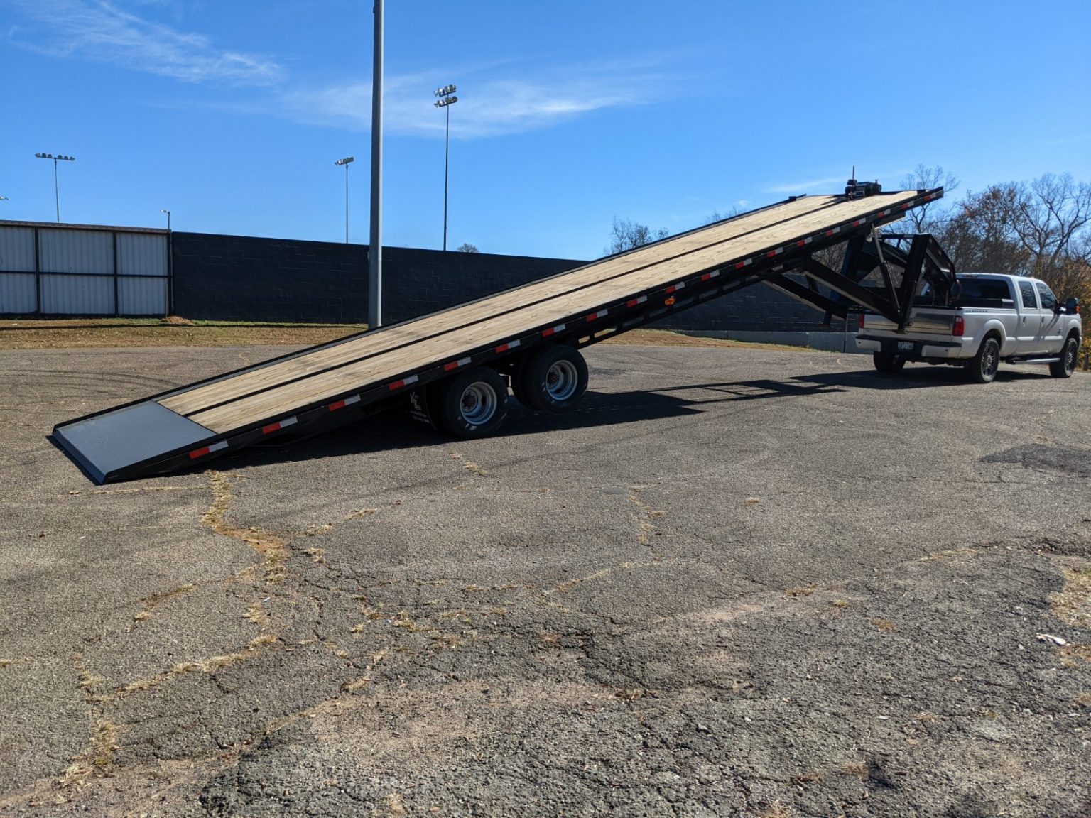 40' Gooseneck Hydraulic Tilt with 10,000# Axles - Kerr Bilt Trailers